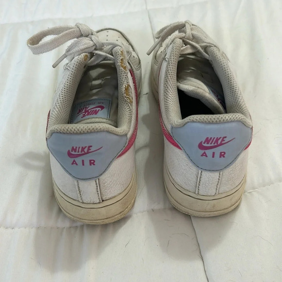 Nike Air Force one low top sneakers size 4 white pink - Picture 4 of 7